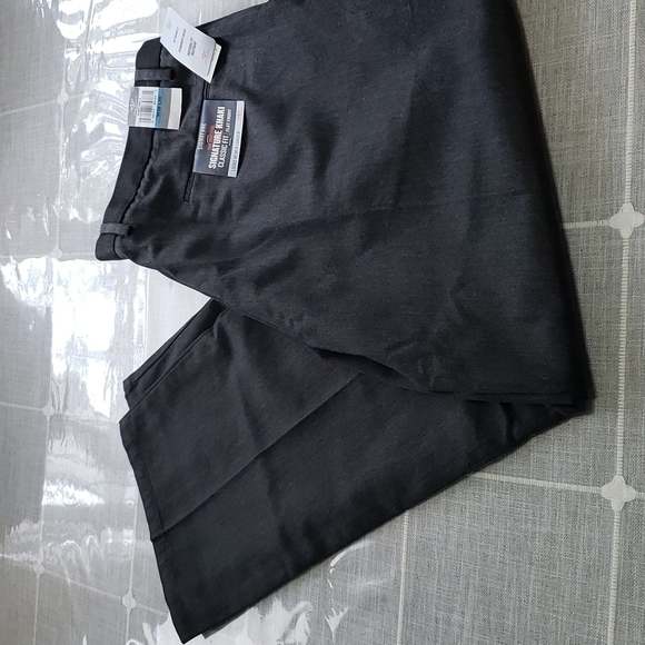 NWT Men's Dockers the original signature khaki classic fit pants, Size 3… - Picture 12 of 12